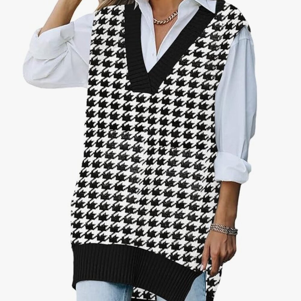 Women's Oversized V Neck Knit Sweater Vest Tunic - Medium